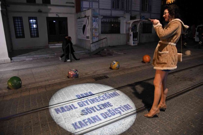 Kadınların Sloganları Her “Yerde”