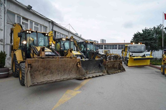 Kartal Belediyesi Beklenen Yoğun Kar Yağışı Nedeniyle Teyakkuzda