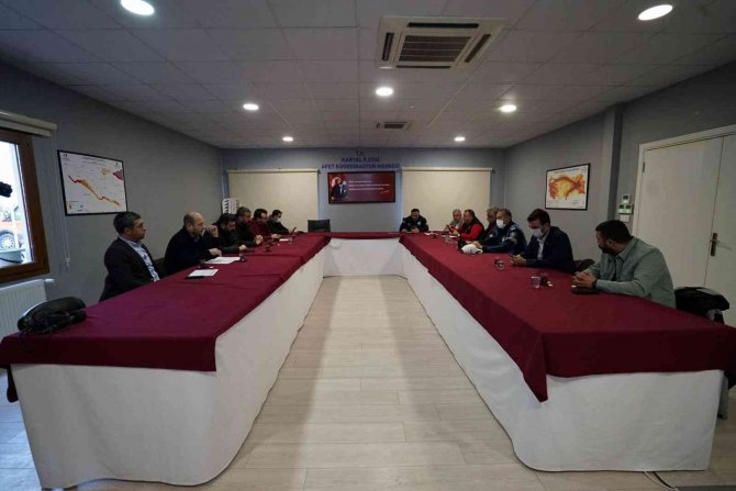 Kartal Belediyesi Beklenen Yoğun Kar Yağışı Nedeniyle Teyakkuzda