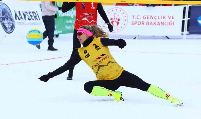 Kar Voleybolu Avrupa Kupası Yine Erciyes’te