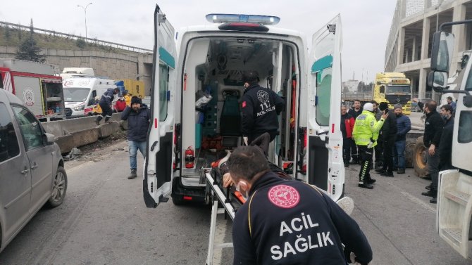 D-100’de 4 Araç Birbirine Girdi, Ortalık Savaş Alanına Döndü