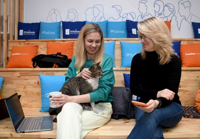 Kuşadası İ̇stasyon Topluluk Merkezi, Savaş Mağduru Ukraynalı Kadınlara Umut Oldu