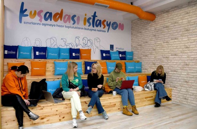 Kuşadası İ̇stasyon Topluluk Merkezi, Savaş Mağduru Ukraynalı Kadınlara Umut Oldu