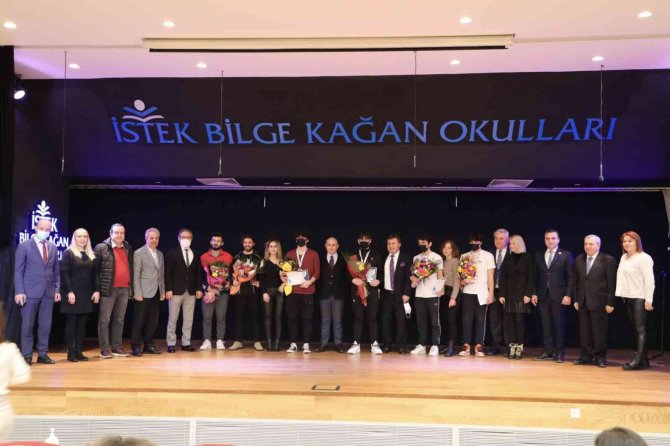Türkiye’ye Altın Madalya Kazandıran Sporcular Ödüllendirildi