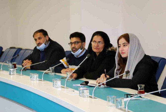 Neü Ve Pakistan Allama İ̇qbal Açık Üniversitesi Yetkilileri İstişare Toplantısı Gerçekleştirdi