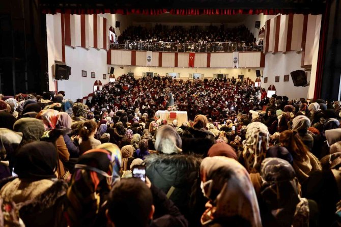 Tokat’ta, “Ailemiz İlkokulumuz” Etkinliğine Kadınlardan Yoğun İlgi