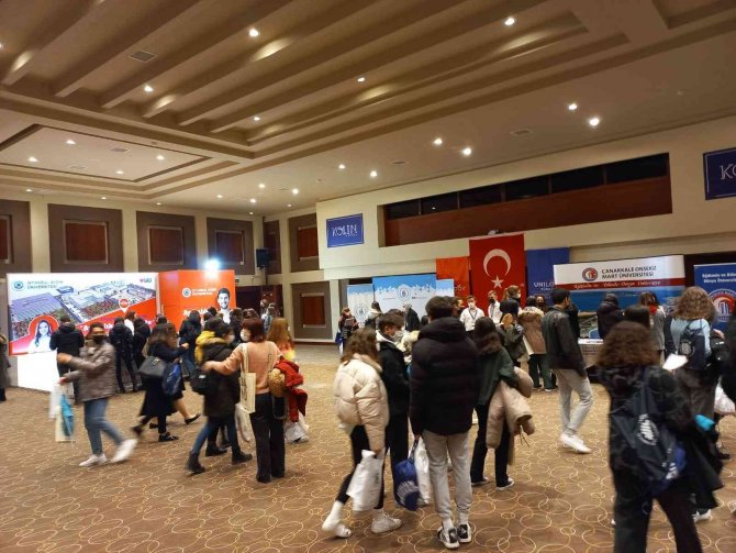 Çanakkale’de Düzenlenen Fuara 2 Bin Öğrenci Katıldı
