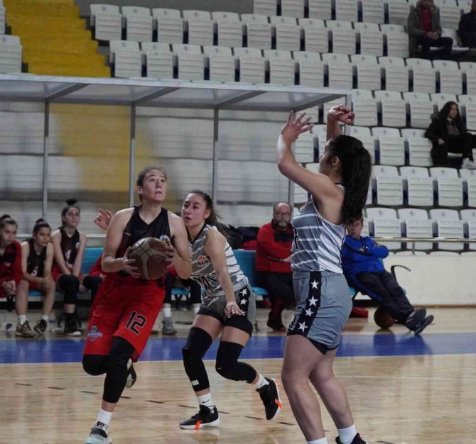 U18 Kızlar Basketbol Bölge Şampiyonası Manisa’da Başladı