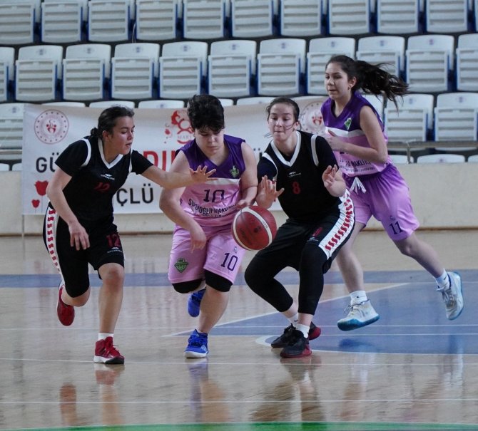 U18 Kızlar Basketbol Bölge Şampiyonası Manisa’da Başladı