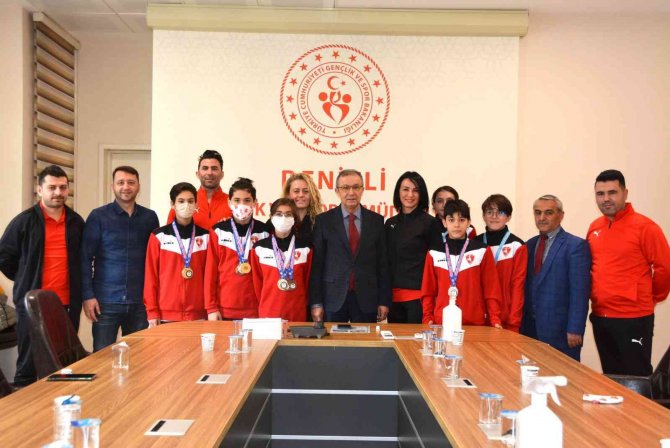 Denizlili Şampiyonlar İ̇banoğlu’nu Ziyaret Etti