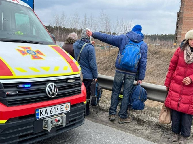 Kiev’e Yakın Bölgelerdeki Sivil Halk Tahliye Ediliyor