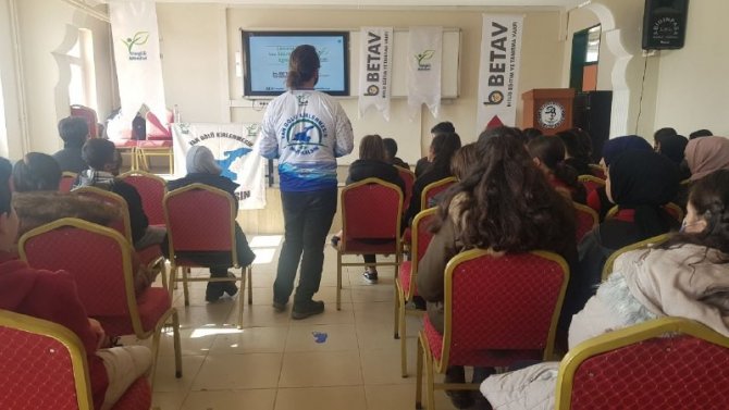 Ahlat’taki Öğrencilere ‘Çevre Ve Van Gölü Havzası’ Eğitimi