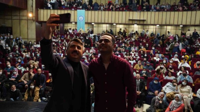 Yıldırım’da Beyhan Budak Semineri