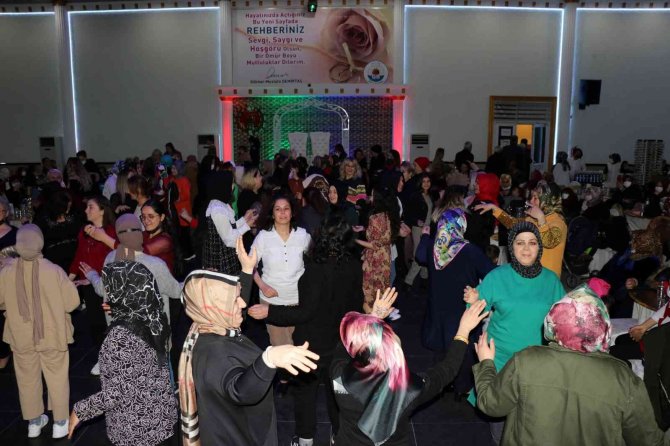 Gülüçlü Kadınlar Doyasıya Eğlendi