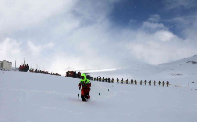 Erciyes’te Gerçeğini Aratmayan Çığ Tatbikatı