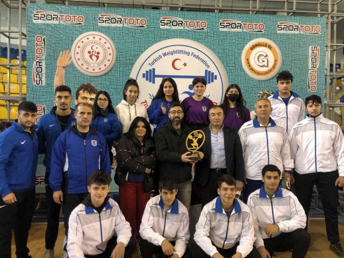 Ankara Büyükşehir Belediyesi Spor Kulübü’nden Halterde Türkiye Şampiyonluğu