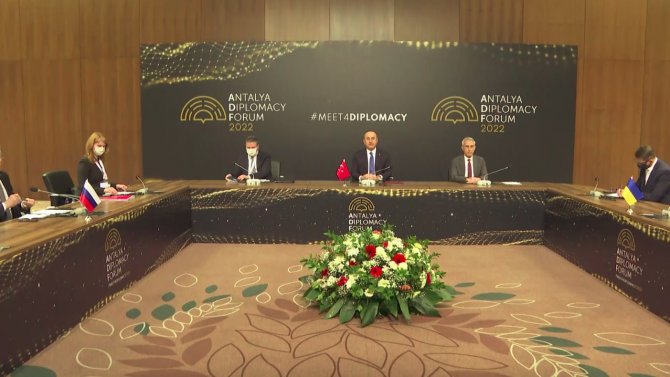 Antalya’da Üçlü Dışişleri Bakanları Toplantısı Başladı