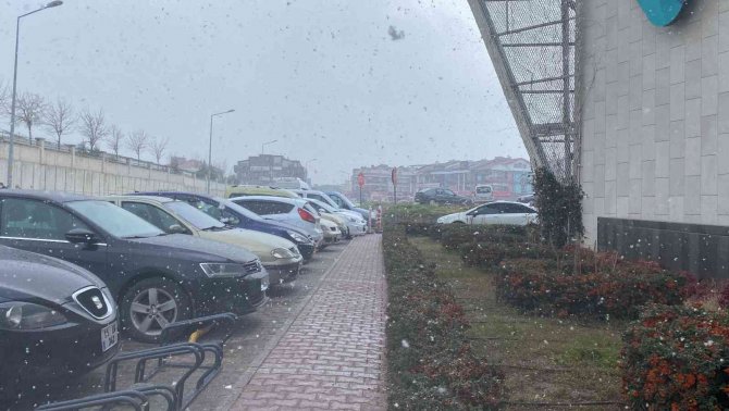 Balıkesir’de Beklenen Kar Başladı