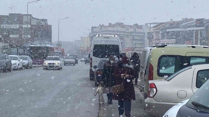 Balıkesir’de Beklenen Kar Başladı