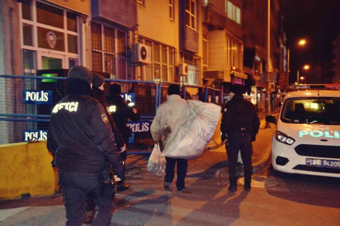 Kablo Çalarken Bekçilere Yakalandı, Kendisini Görüntüleyen Gazeteciye De, "Sen Nereden Çıktın?" Dedi
