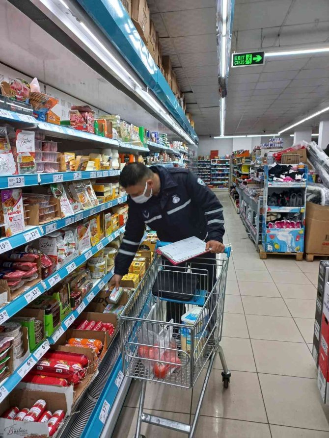 Bigadiç’te Fahiş Fiyat Ve Stokçuluk Denetimi