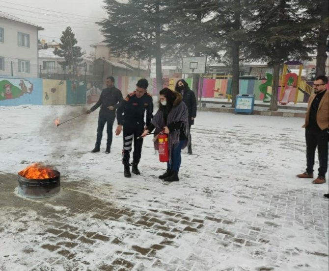 Dodurga İ̇lkokulu Öğrencilerine Yangın Eğitimi
