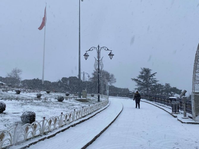 Çamlıca Tepesi Beyaza Büründü