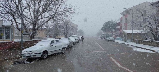 Çanakkale’nin Yüksek Kesimleri Beyaza Büründü