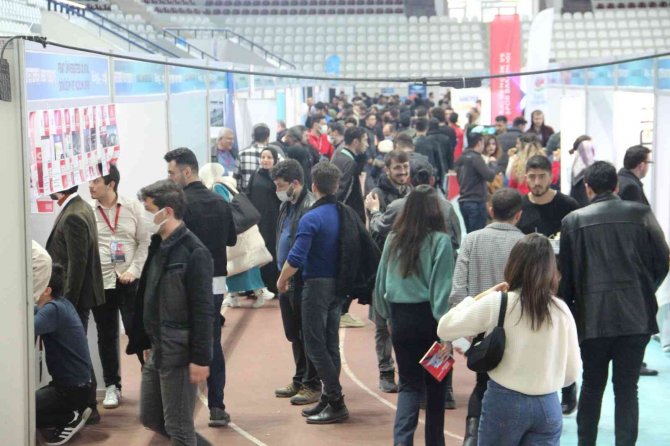 Güneydoğu Kariyer Fuarı’na Büyük İlgi