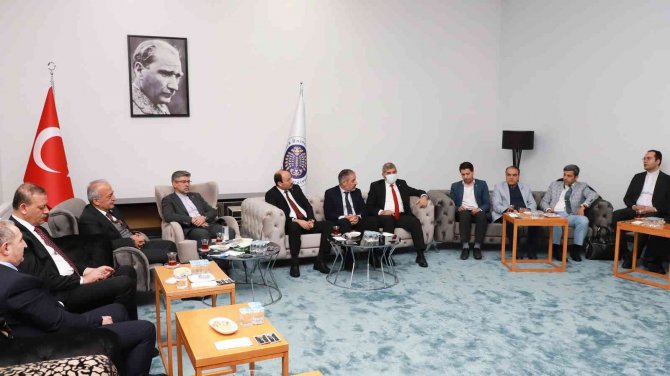 Rektör Çomaklı, Tebriz Üniversitesi Heyeti İle Bir Araya Geldi