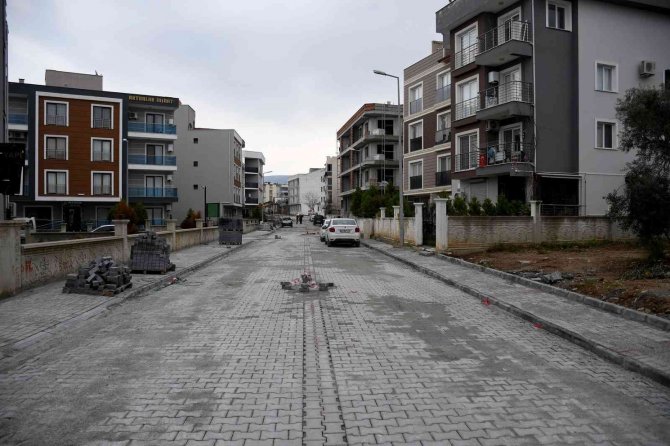 Davutlar’da Alt Ve Üst Yapı Çalışmaları Devam Ediyor