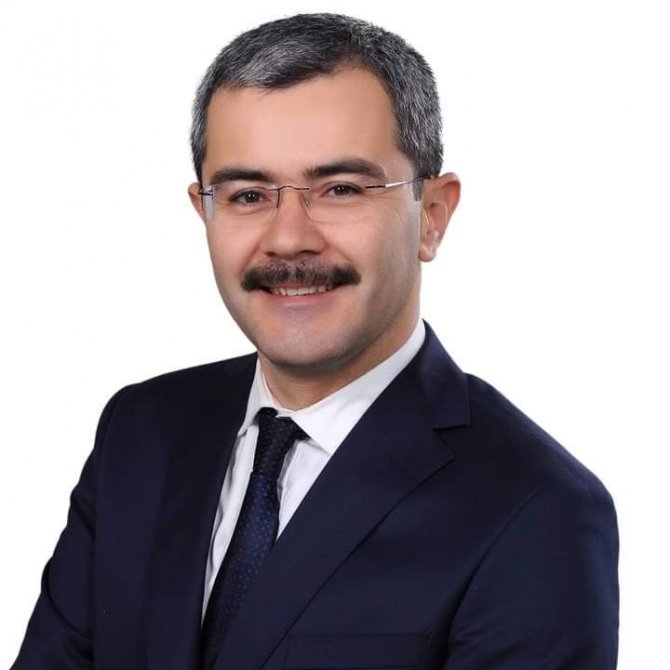 Hurdaların Eksildiğini Fark Eden Başkan, Hırsızlık Yapan 3 Personelini Yakalattı