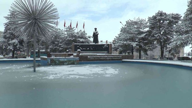 Erzurum’da Kış Geri Geldi