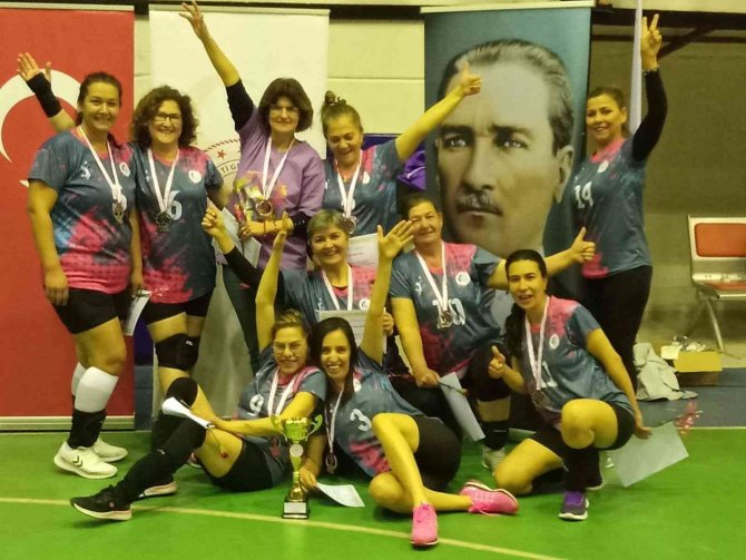 Evimin Sultanları Kadın Voleybol Turnuvasında Köyceğiz İkinci Oldu