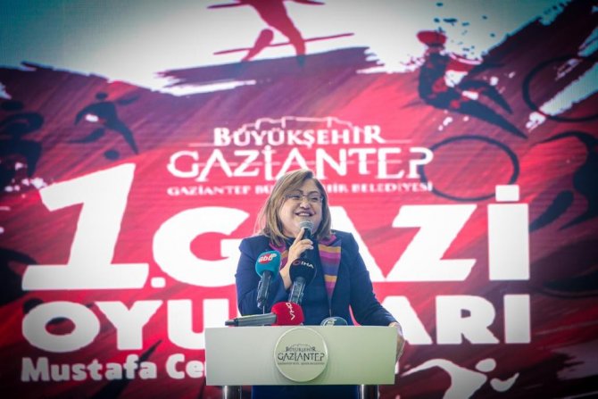Eski Galatasaray Başkanı Mustafa Cengiz Anısına Yapılan Gazi Oyunları Görkemli Bir Törenle Başladı