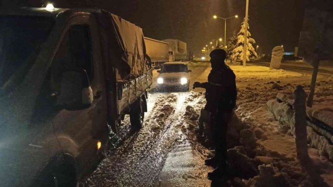 Konya’da Eğitim Ve Ulaşıma Kar Engeli
