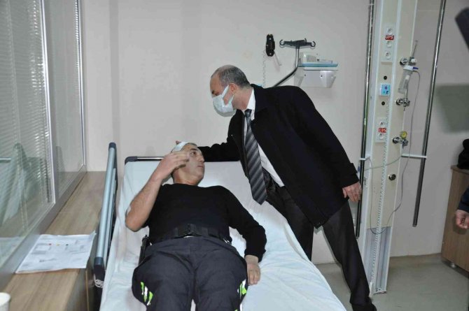 Kars’ta Polis Çocuğu Kurtarmak İçin Kendini Aracın Önüne Attı