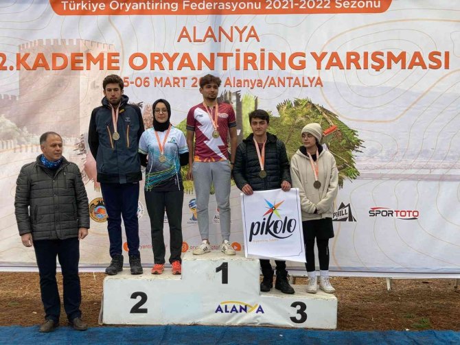 Oryantiring Sporcular 13 Madalyayla Döndü