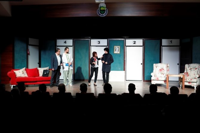 ‘Deliler Evi’ İkinci Gösterimde Kapalı Gişe