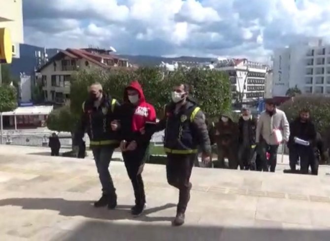İ̇ş İnsanının Aracına Saldıranlardan İkisi Tutuklandı