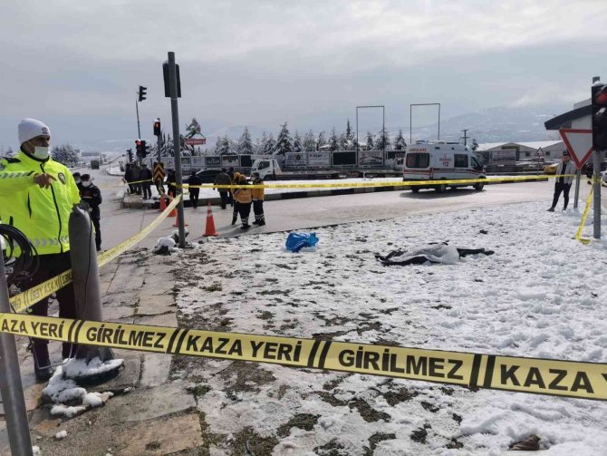 Isparta’da Kontrolden Çıkan Tır 7 Aracı Biçti: 1 Ölü, 11 Yaralı