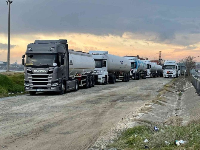 Trakya’dan İ̇stanbul’a Geçişler Yasaklandı: Giden Araçlar Geri Çevriliyor