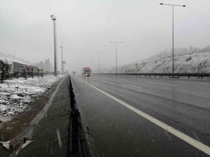 Tır Ve Kamyonların İ̇stanbul’a Girişine Kontrollü Olarak İzin Veriliyor