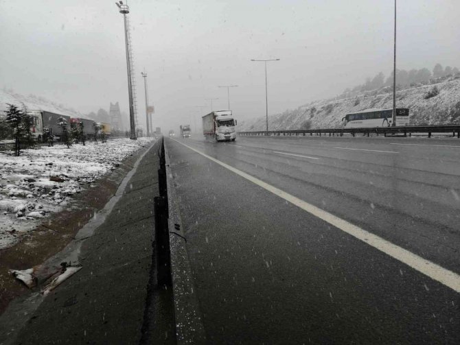 Tır Ve Kamyonların İ̇stanbul’a Girişine Kontrollü Olarak İzin Veriliyor