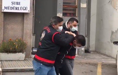 İ̇zmir’de Vatandaşları Dolandıran Kuyumcu Kıskıvrak Yakalandı