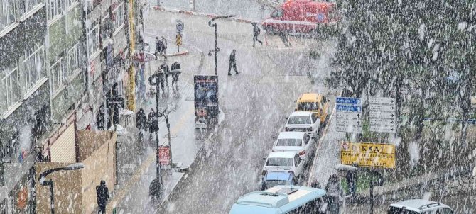 Karabük’te Kar Yağışı Etkili Oluyor