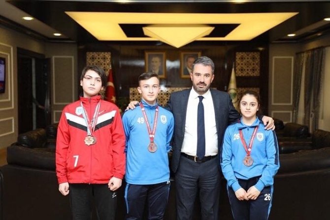 Madalyalı Sporculardan Başkan Ertuğrul Çetin’e Ziyaret