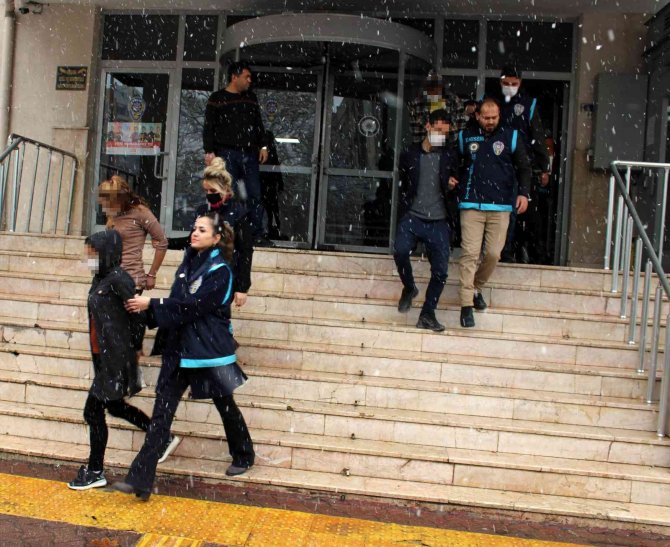 Kayseri’de 6 Hırsızlık Olayının Şüphelisi 8 Kişi Yakalandı