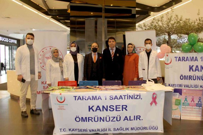 Kalın Bağırsak Kanseri Bilgilendirme Standı Açıldı