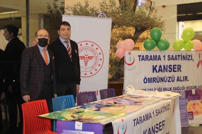 Kalın Bağırsak Kanseri Bilgilendirme Standı Açıldı